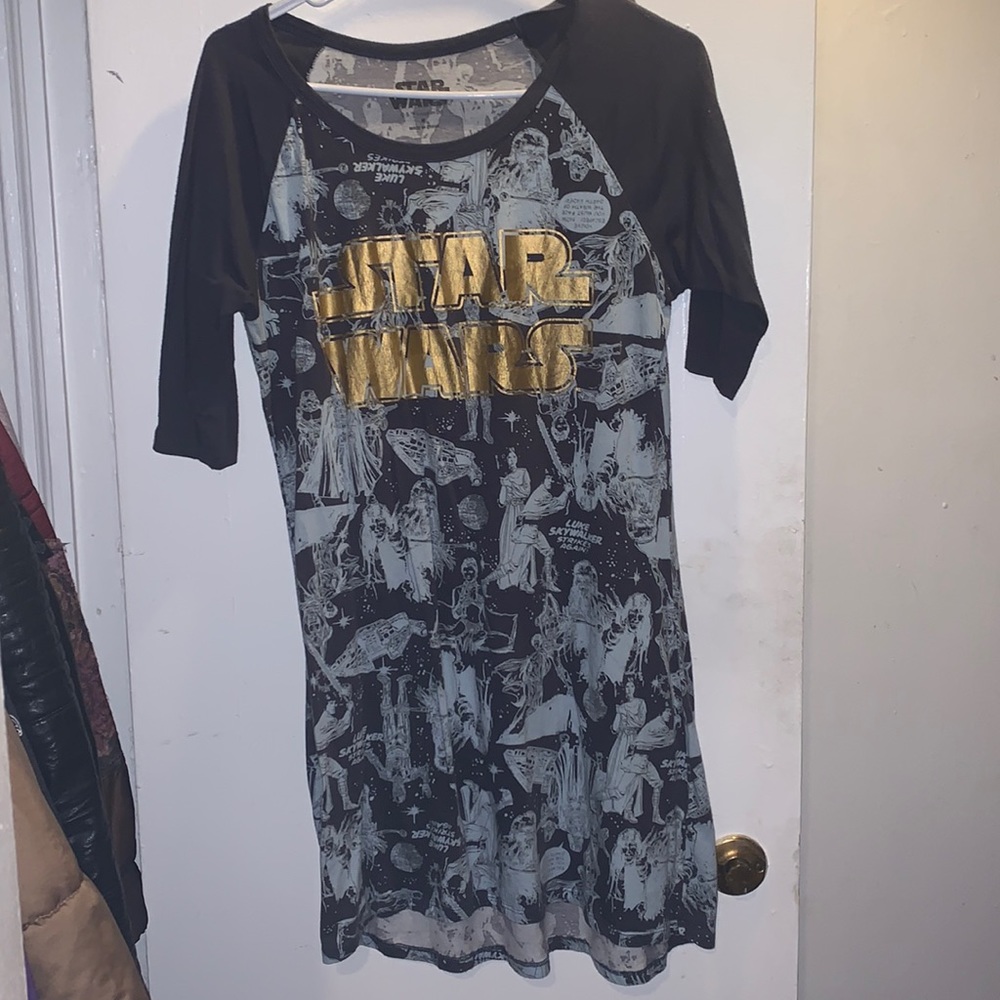 Star Wars night shirt